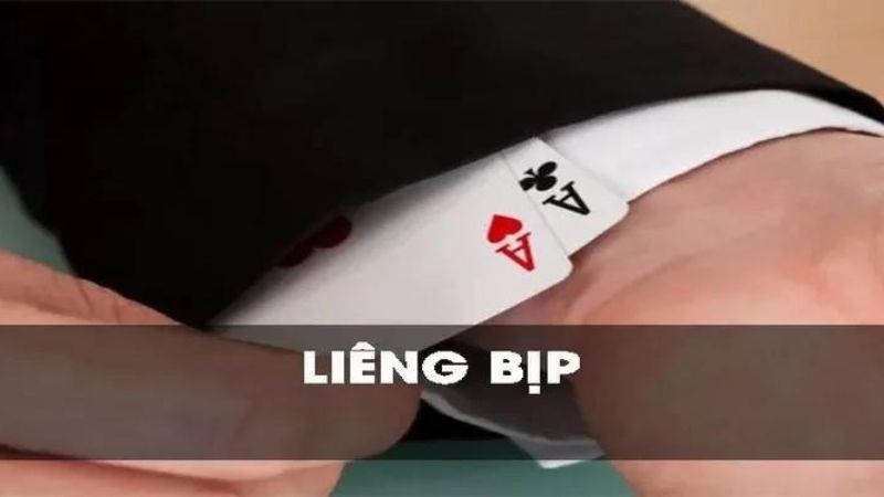 Bí kíp giấu quân bài khi đánh Liêng bịp